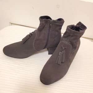Sporto Gray "Samantha" Suede Side Zip Booties Size 9W, comfy, stylish
